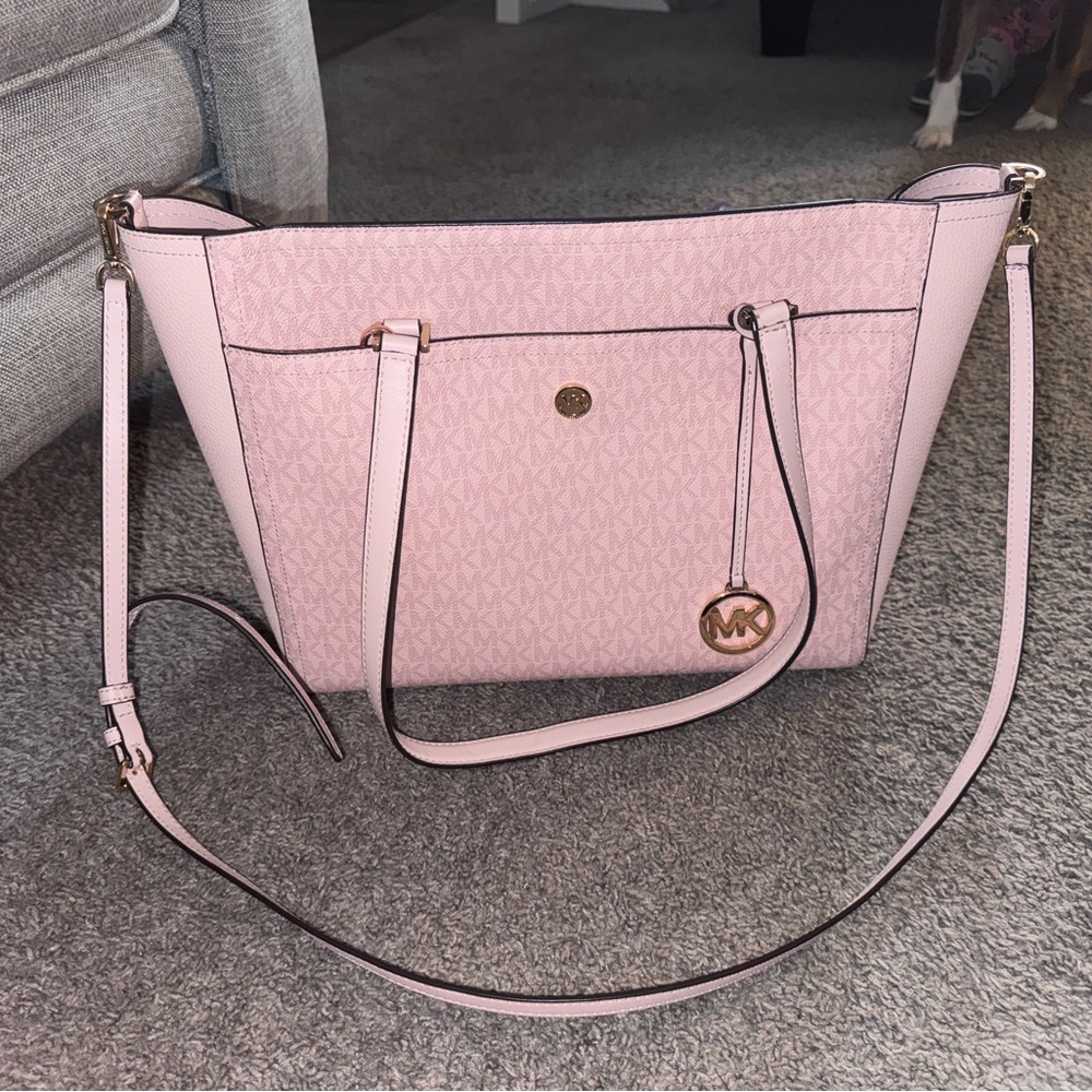 Michael Kors Light Pink Shoulder Bag